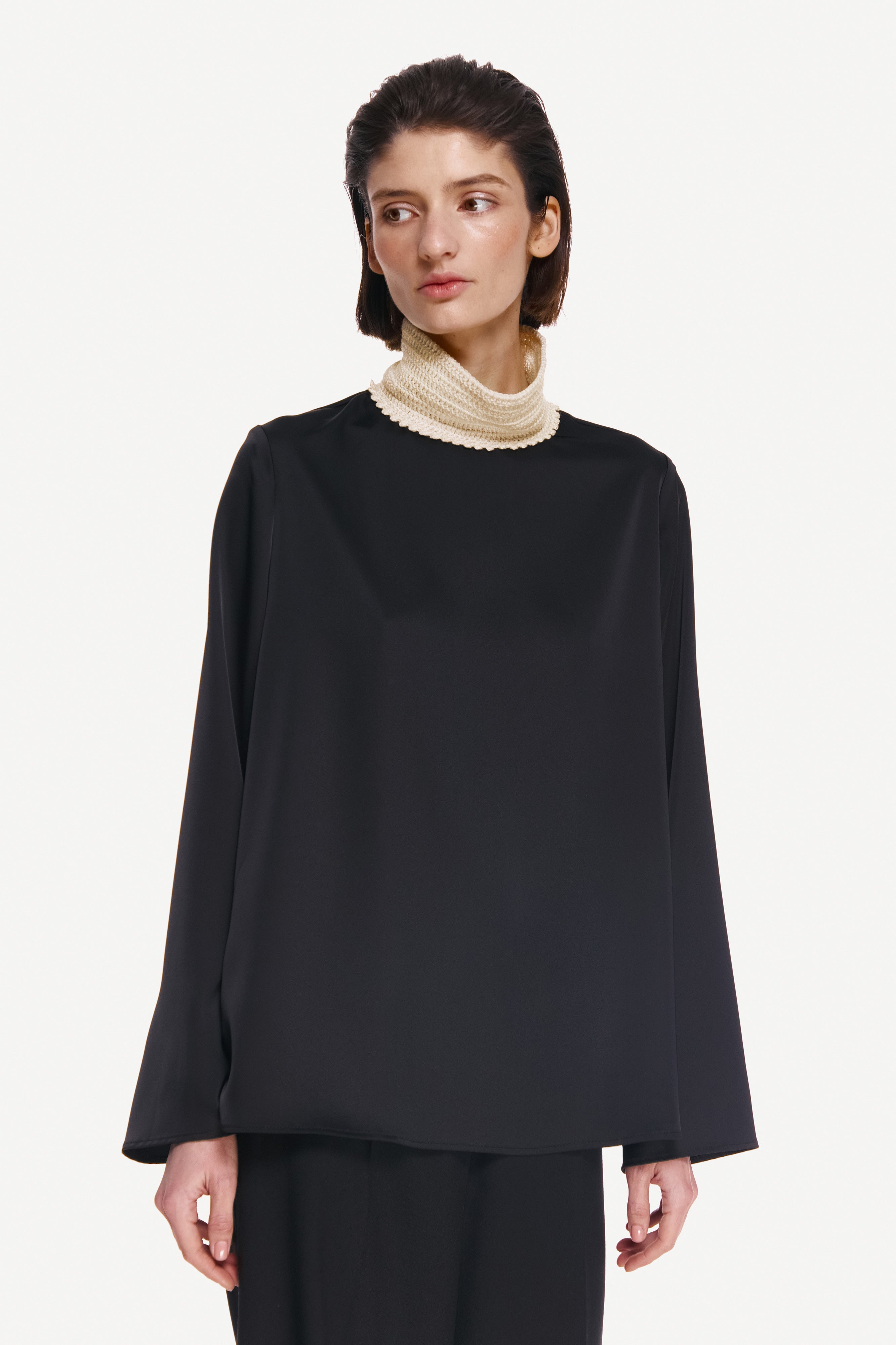 SHIRT WITH KNITTED STAND
