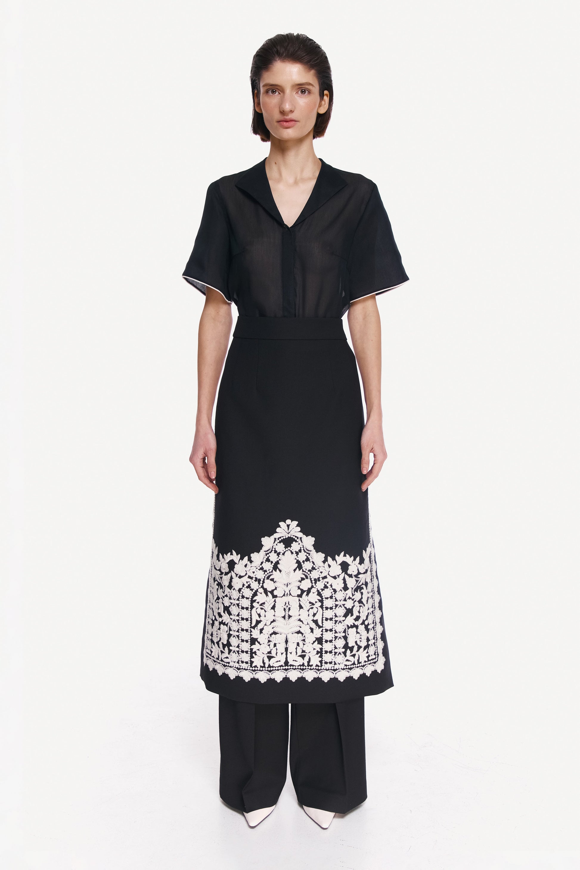SHIRT WITH WHITE EDGING