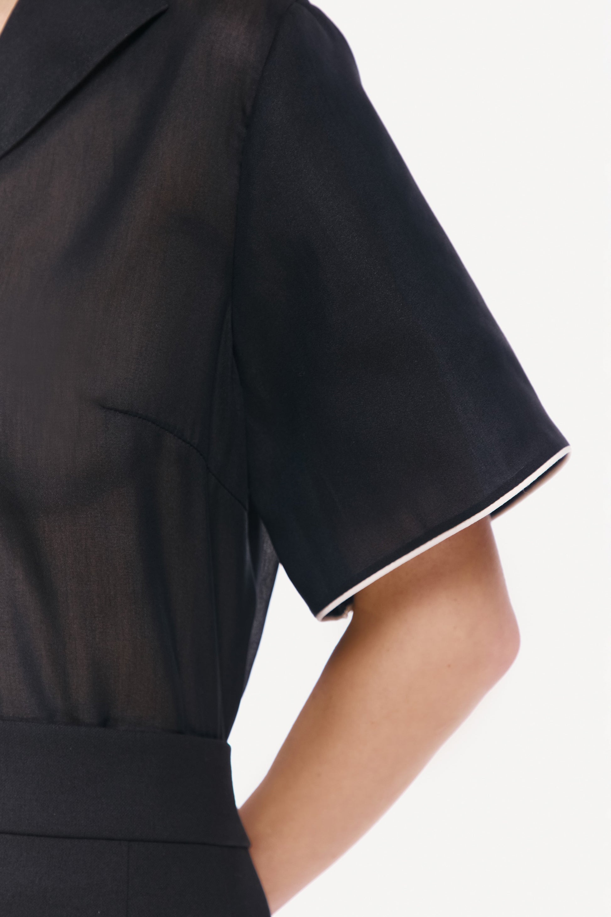 SHIRT WITH WHITE EDGING