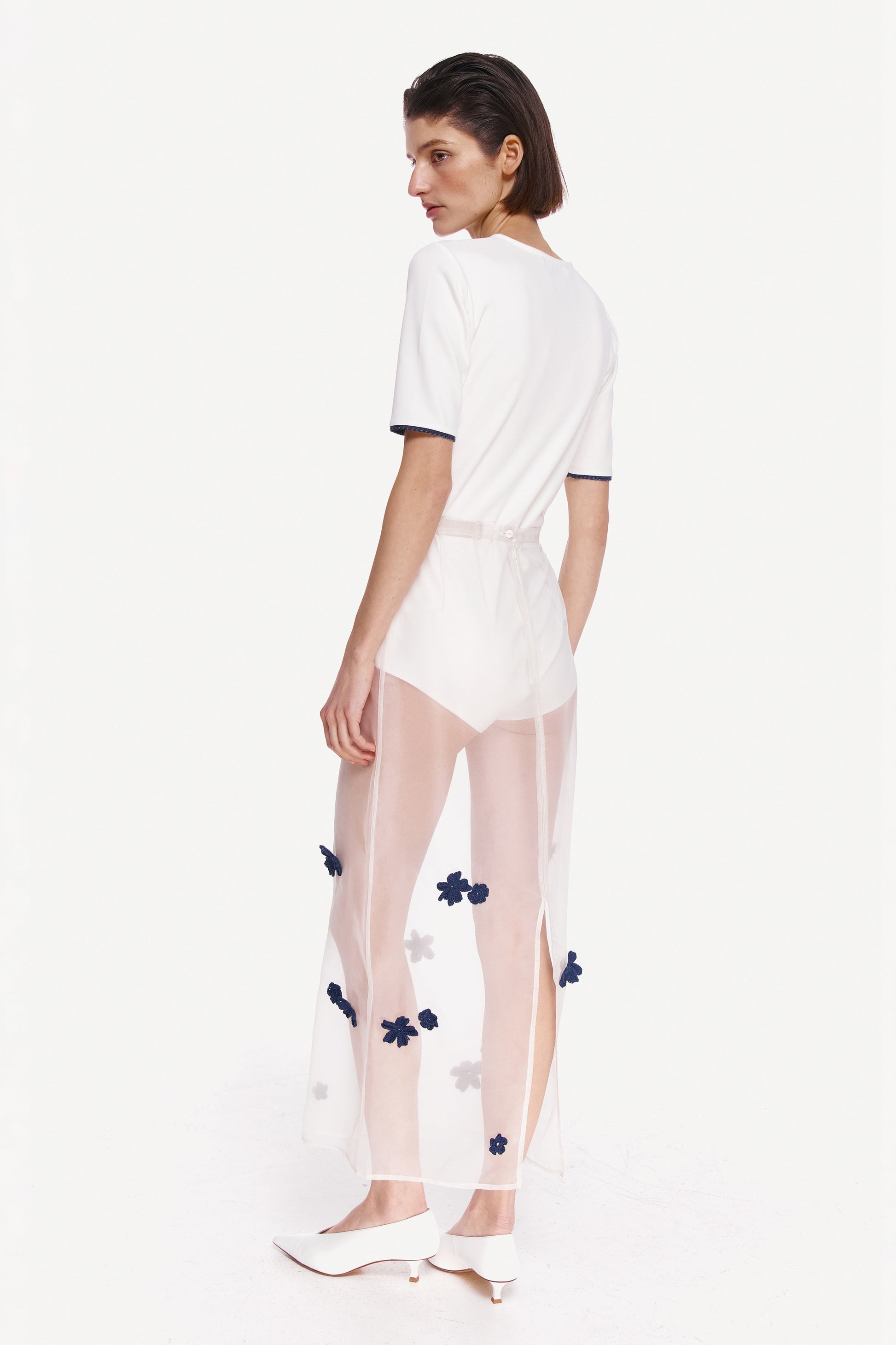 SILK SKIRT WITH KNITTED FLOWERS